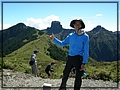 2011-10-22 11-06-49登頂伊澤山.JPG